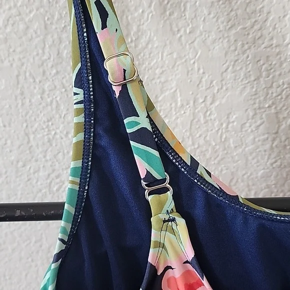 NWT Hurley Women's Swim Suit one-piece floral print Medium - Picture 6 of 6